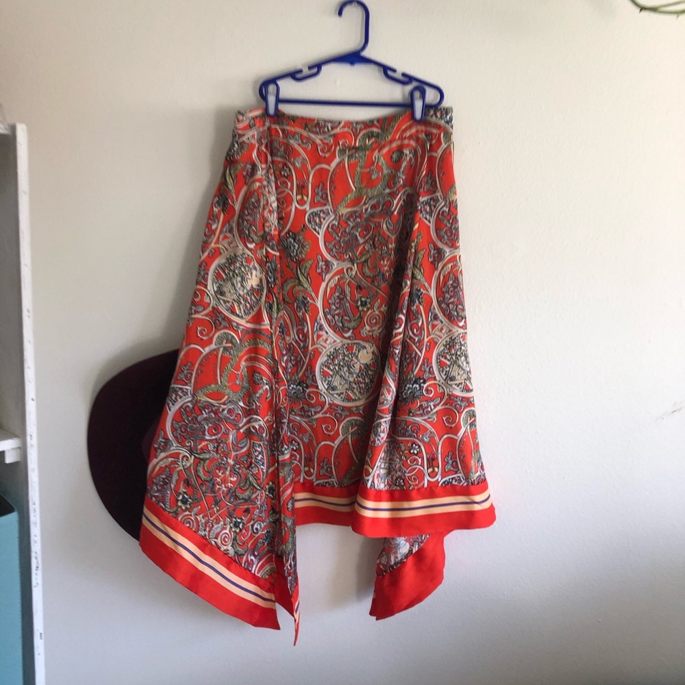 H and M elegant pattern skirt